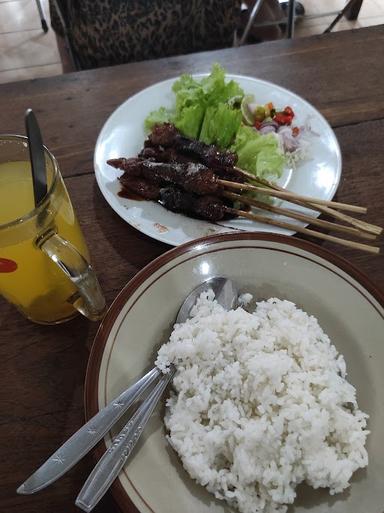 SATE KAMBING SIDO MAMPIR PAK GIONO