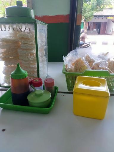 SOP AYAM PECOK PAK KENTHUNG