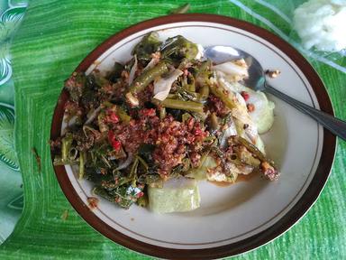 WARUNG POJOK IBU TUM