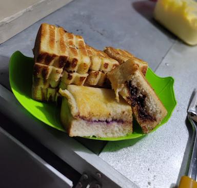 ROTI BAKAR & KUKUS MAS PW