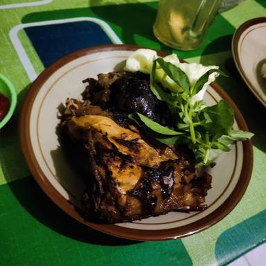 AYAM BAKAR MAYANG SARI