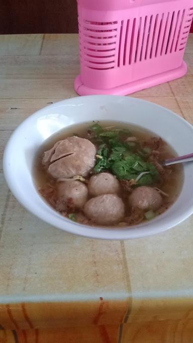 BAKSO DAN MI AYAM DEK PUTRI