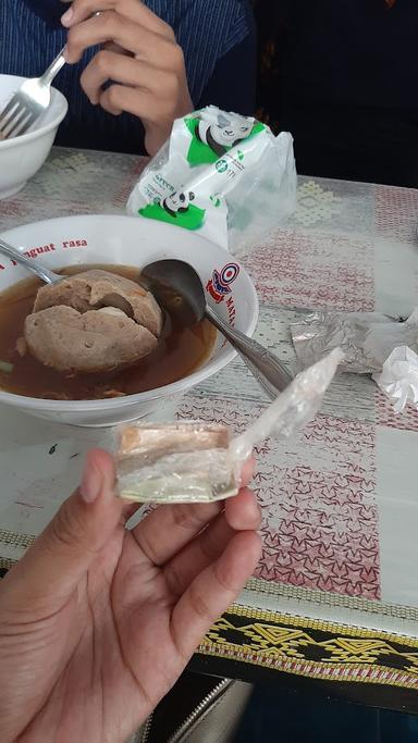 BAKSO DAN MI AYAM DEK PUTRI