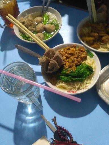 BAKSO MIE AYAM PAK MAN