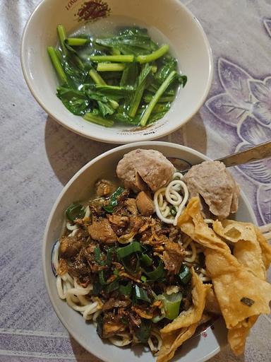 BAKSO MIEAYAM & SOTO