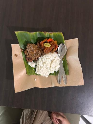 GUDEG YU DJUM PUSAT (CABANG BANDARA YIA)