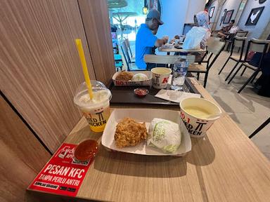 KFC BANDARA YIA