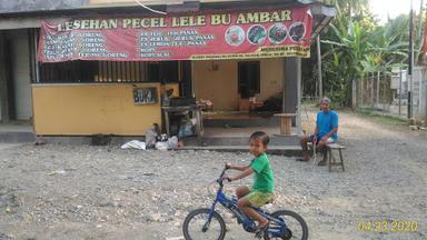 LESEHAN BU AMBAR PECEL LELE