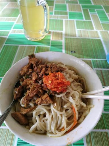 MIE AYAM MANUNGGAL ROSO KEDUNDANG.