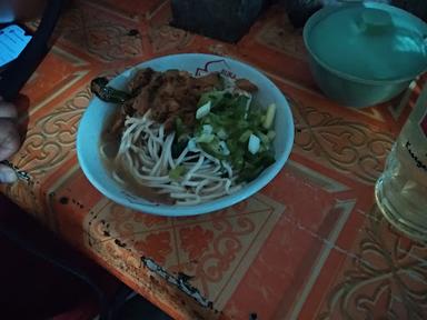 MIE AYAM PAK DHE