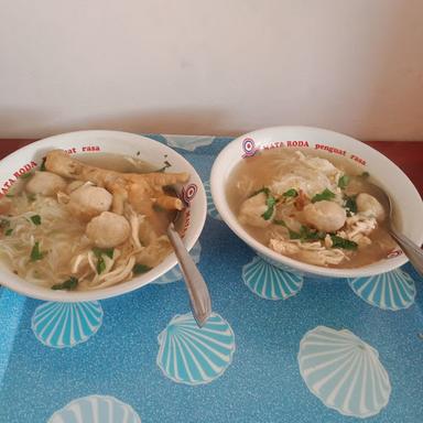 SOTO & LONTONG SAYUR NYOWAH