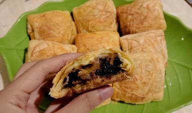 STRUDEL KAMPUNG PASTRY