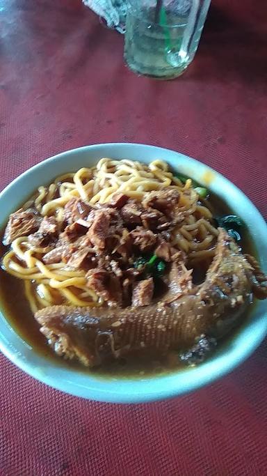 MIE AYAM PAK DOYOK