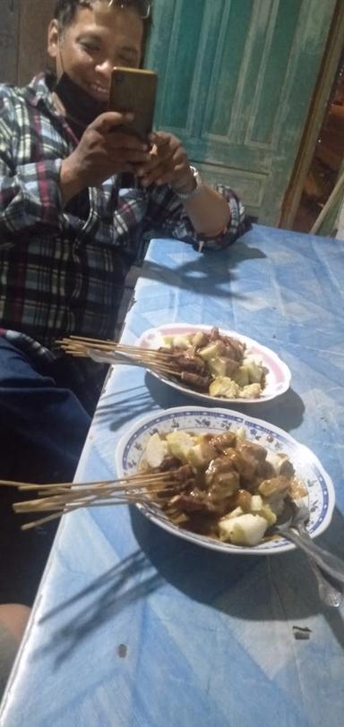 SATE AYAM MADURA CAK ALI