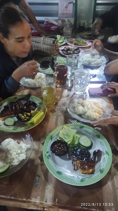 WARUNG BEBAKARAN QIUQIU