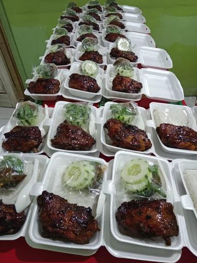 AYAM BAKAR DAN AYAM GORENG LARIS