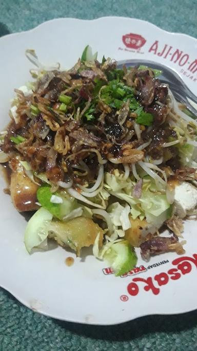 GADO GADO MA'E