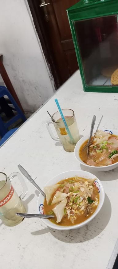 MIE AYAM,BAKSO DAN SEBLAK PAK HAR 2