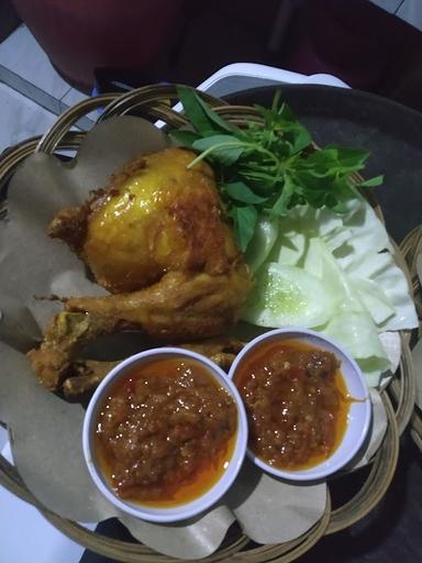 PECEL LELE AYAM MBAH MARJUNI