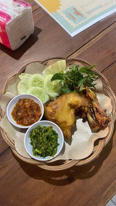 PECEL LELE AYAM MBAH MARJUNI