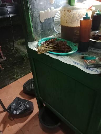 WARUNG SATE AYAM ,KAMBING ENAK CAK SAMSUL