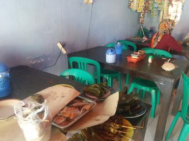 WARUNG NASI ETI