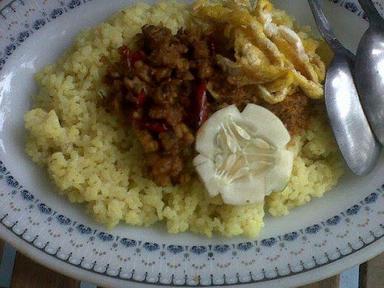 WARUNG NASI KUNING BI EER