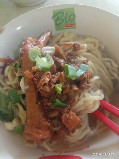 BAKSO JUMBO & MIE AYAM JUNIOR