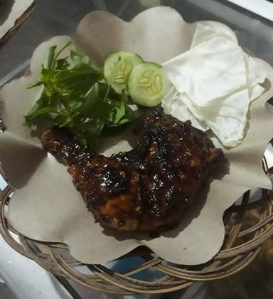 BEBEK BAKAR DAN GORENG MAS PRI