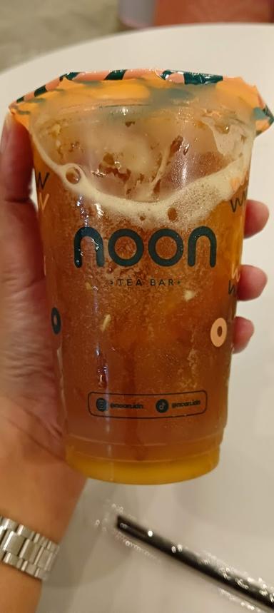 NOON TEA BAR - TENGGILIS