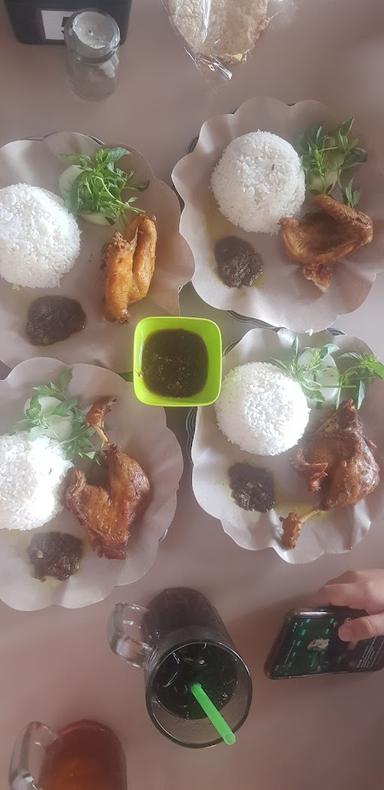 BEBEK PAK QOMAR RAYA KENDANGSARI 88