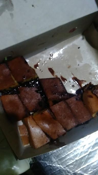 HOLMEN MARTABAK & TERANGBULAN