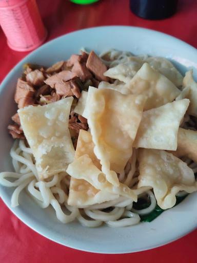 MIE AYAM CEKER WONG SOLO - TENGGILIS MEJOYO