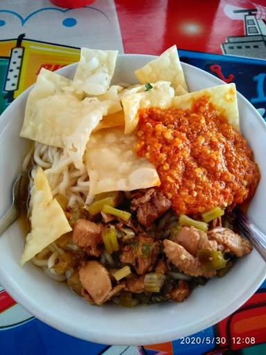 MIE AYAM CEKER WONG SOLO - TENGGILIS MEJOYO