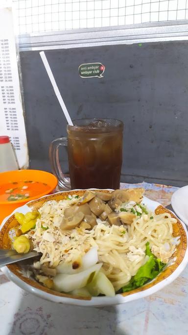 MIE PANGSIT JAKARTA PAK JIMAN