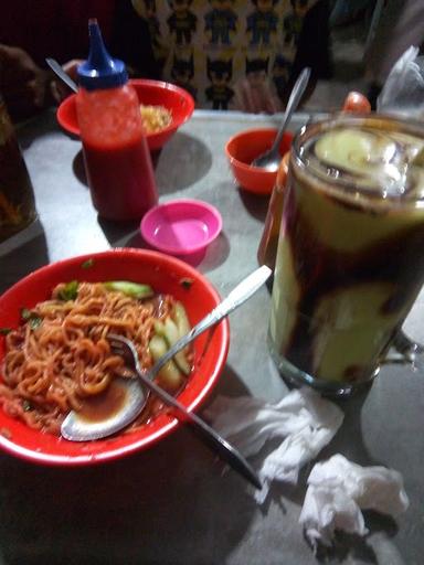 MIE PANGSIT & TAHU CAMPUR GAJAH MADA