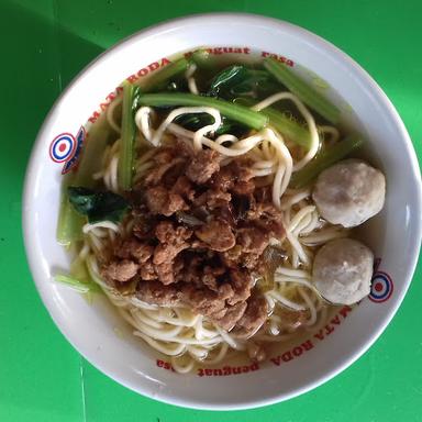 MBOK CANGIK (MIE AYAM & BAKSO)