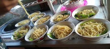 MIE AYAM LIK YANTO