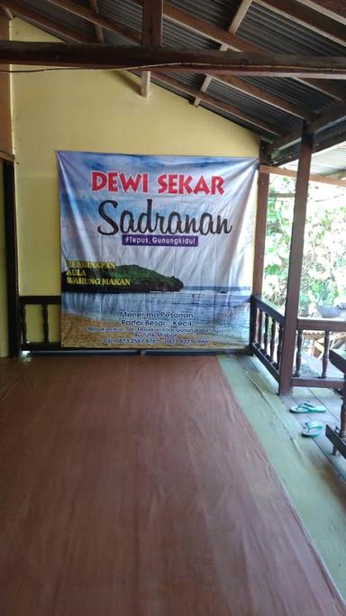 PENGINAPAN DAN RUMAH MAKAN DEWI SEKAR