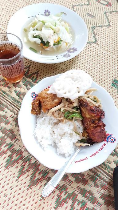 WARUNG MAKAN DAN PENGINAPAN BU ANIS