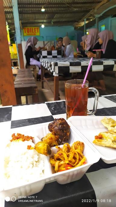 WARUNG MAKAN SEDERHANA IBU SUM SADRANAN