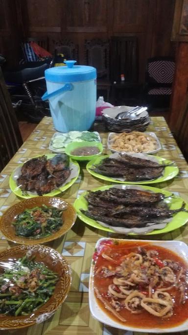 WARUNG SEAFOOD PANDANAN