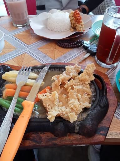 AYAM PENYET & STEAK MBAK SUSI