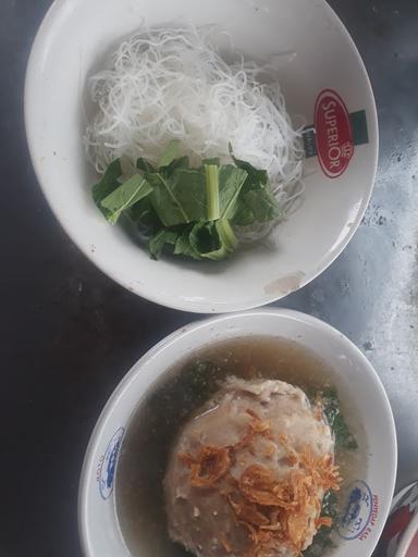 MIE AYAM DAN BAKSO YAKINAKUSUKA CAB. BATAS KOTA