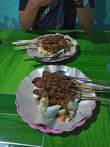 SATE AYAM MADURA CAK TA'IB