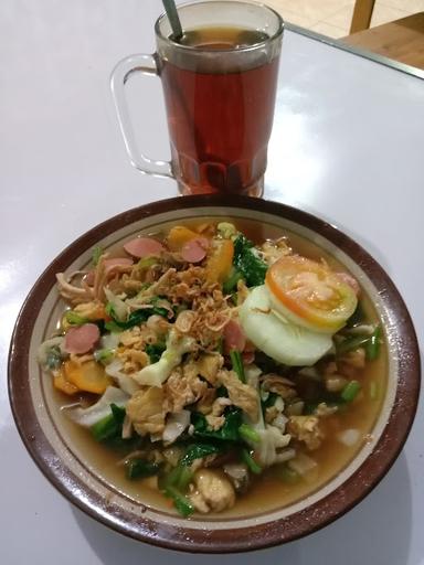 SOP AYAM D'TERAS MBAK PURI