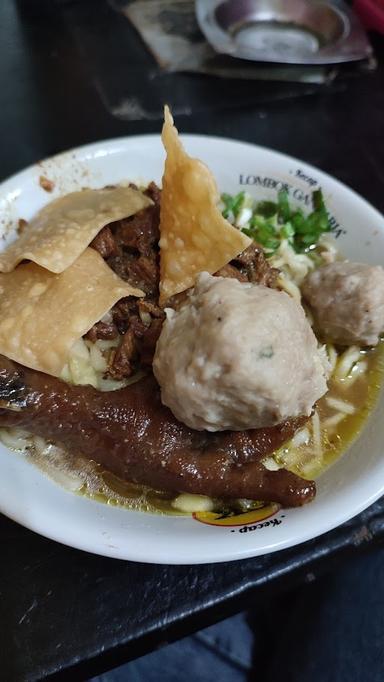 WARUNG BAKSO DAN MIE AYAM CIKAL BAKAL