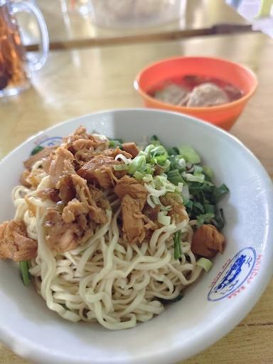 WARUNG MAKAN MIE AYAM & BAKSO WONOGIRI