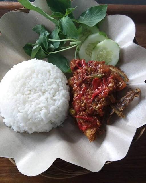 WARUNG NASGOR DAN AYAM GORENG PETARUNG