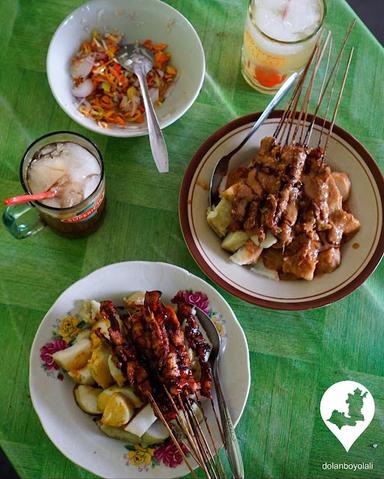 WARUNG SATE AYAM MADURA CAK KOWI